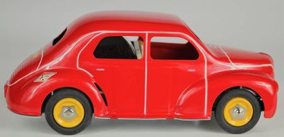 CIJ
Jouets RENAULT - 4CV. Carrosserie rouge....