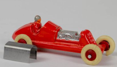 Voiture de course miniature. Sous toutes...