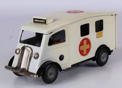 Minic Toys
Ambulance. Motorisation mécanique...