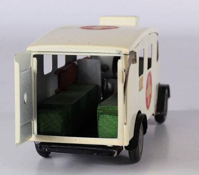 Minic Toys
Ambulance. Motorisation mécanique...