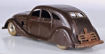 Minic Toys
Voiture marron - Saloon Car. Motorisation...