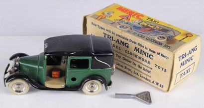 Minic Toys
Voiture TAXI de couleur verte...