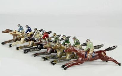 Un ensemble de huit chevaux de course en...