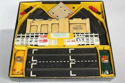 Scalextric
Coffret CM3. Deux Voitures Lister...