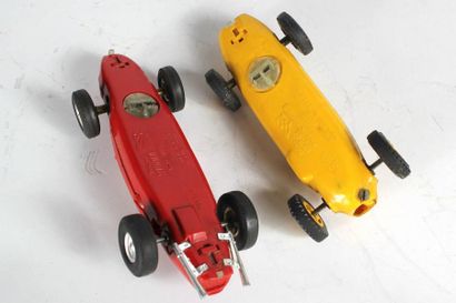 Scalextric
Coffret GP33. Deux Voitures: 1)...