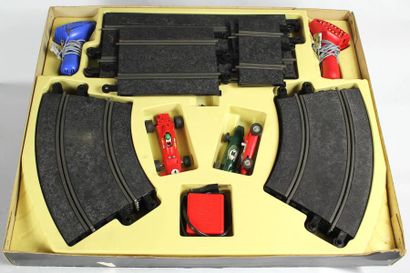 Scalextric
Coffret 38 LT. Trois voitures:...