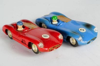Scalextric
Coffret CM3. Deux Voitures: 1)...