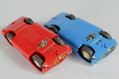 Scalextric
Coffret CM3. Deux Voitures: 1)...