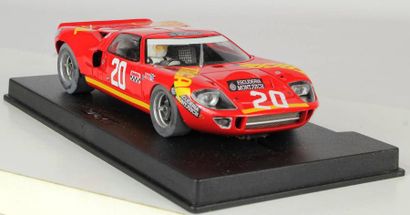 FLY car model. Ford GT 40 N°20. Boîte plastique.
Vendu...