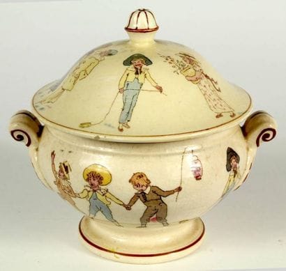 Soupière de dinette d'enfant en Luneville....