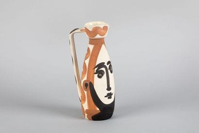 PICASSO Pablo, 1881-1973 Visage, 1955 pichet...