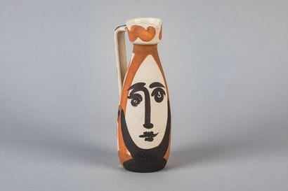 PICASSO Pablo, 1881-1973 Visage, 1955 pichet...