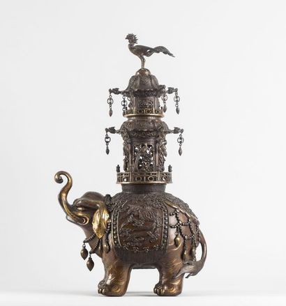 JAPON Brûle-parfum en bronze à patine brune,...
