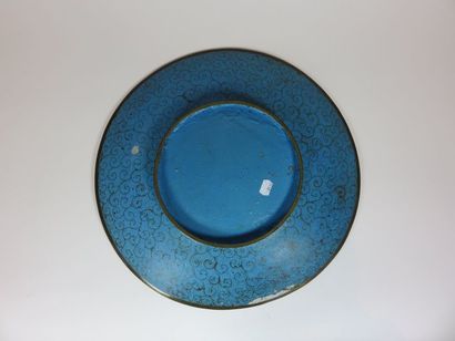EXTRÊME-ORIENT Grand plat en émaux cloisonnés...