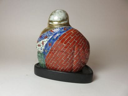 CHINE Statuette de Budaï en porcelaine émaillée...