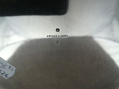 Plat circulaire en argent. Modèle à filets,...