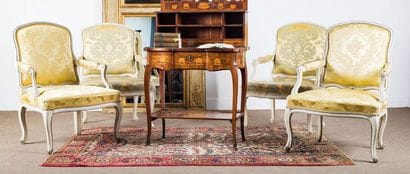 Rare suite de quatre fauteuils à dossier...