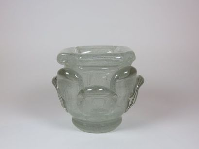 Attribué à SCHNEIDER Vase en verre bullé...