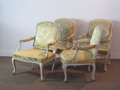 Rare suite de quatre fauteuils à dossier...