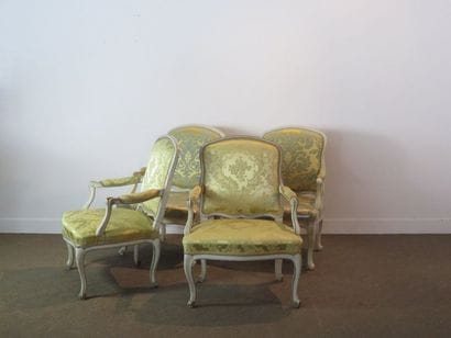 Rare suite de quatre fauteuils à dossier...