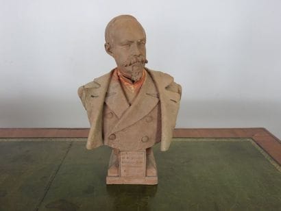 D'après Adolphe MAUBACH Buste du Comte de...