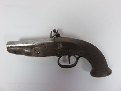Pistolet à silex de voyage. Canon à pans....