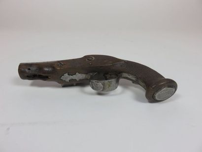 Pistolet à silex de voyage. Canon à pans....