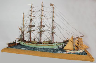 Scène de port. Diorama sous vitrine. Cinq...