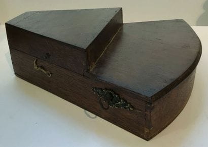 Octant à pinnule. Corps en ébène. Alidade...