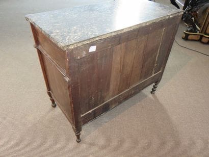 Petite commode en merisier et quarts de rond...