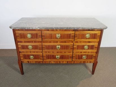 Commode en marqueterie de bois de rose et...