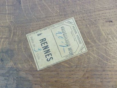 Commode en placage d'acajou, filets de bois...