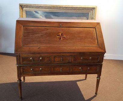 Bureau de pente en noyer et quarts de rond...