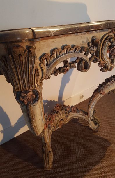 Console en bois laqué polychrome à riche...
