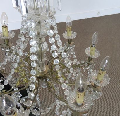Lustre en bronze à neuf bras de lumière à...