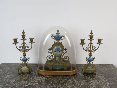 Garniture de cheminée en bronze ciselé, doré...