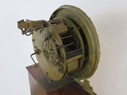 Pendule en palissandre, placage de palissandre...