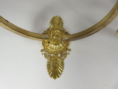 Paire d'appliques circulaires en bronze ciselé...