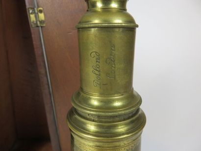 Microscope en bronze. Signé Dollond, London...