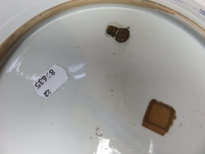 CHINE - XIXe siècle Paire de grands plats...