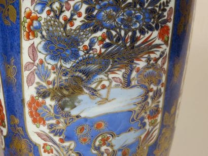 CHINE - XIXe siècle Paire de vases en porcelaine...