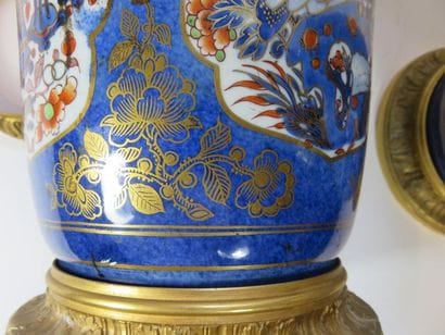 CHINE - XIXe siècle Paire de vases en porcelaine...