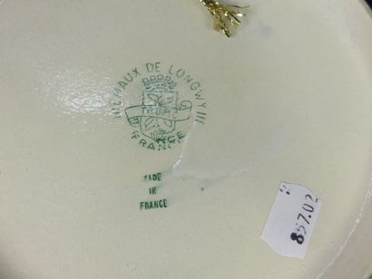 LONGWY Grand plat rond à décor émaillé de...