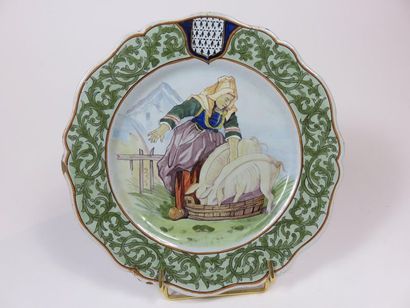 PORQUIER BEAU Assiette à bord polylobé en...