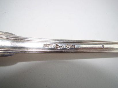 Cuiller à ragoût en argent. Modèle à filets,...