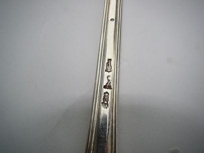 Cuiller à ragoût en argent. Modèle à filets,...