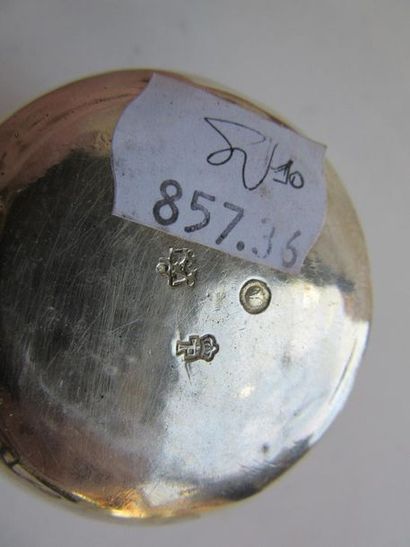 Curon en argent. Modèle uni gravé de deux...