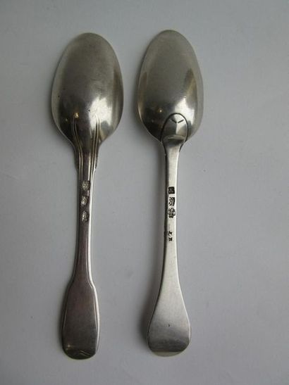 Deux cuillers à soupe en argent. Divers modèles....