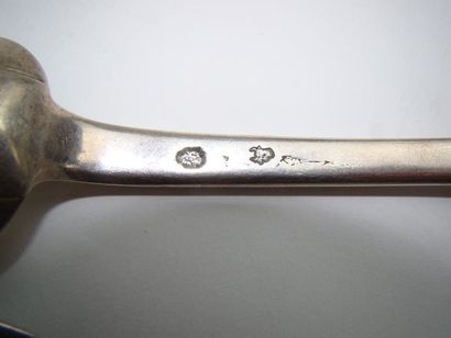 Couvert de table en argent. Modèle uniplat,...