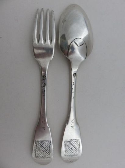 Couvert de table en argent. Modèle uniplat,...